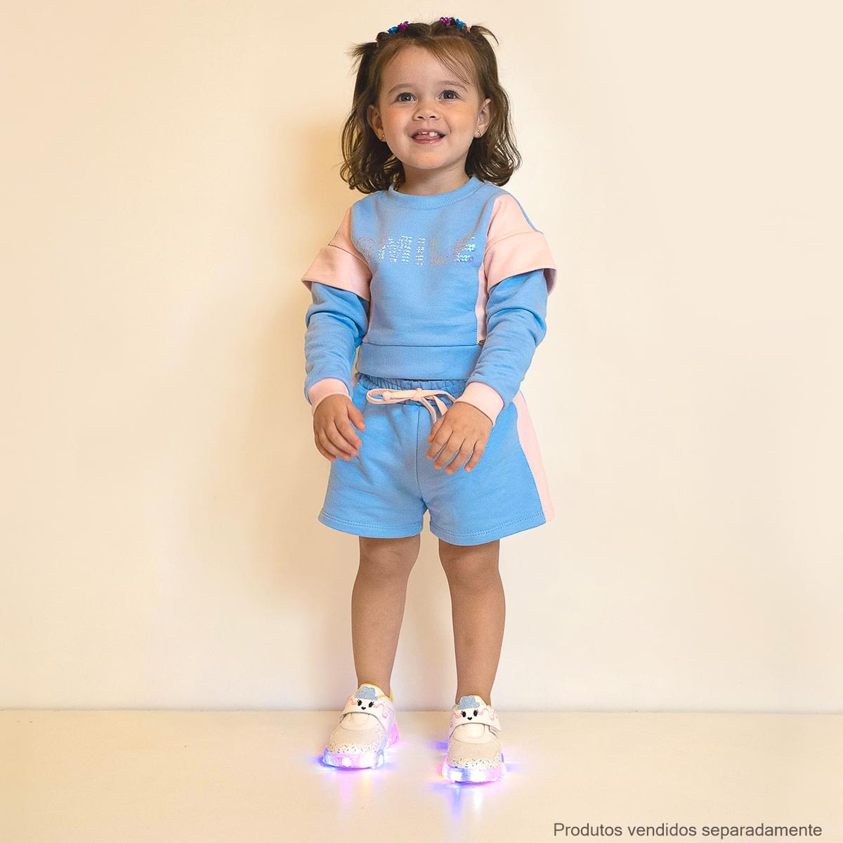 Blusa Infantil Pampili Moletom Paetê Smile Azul e Rosa - frente blusa na menina