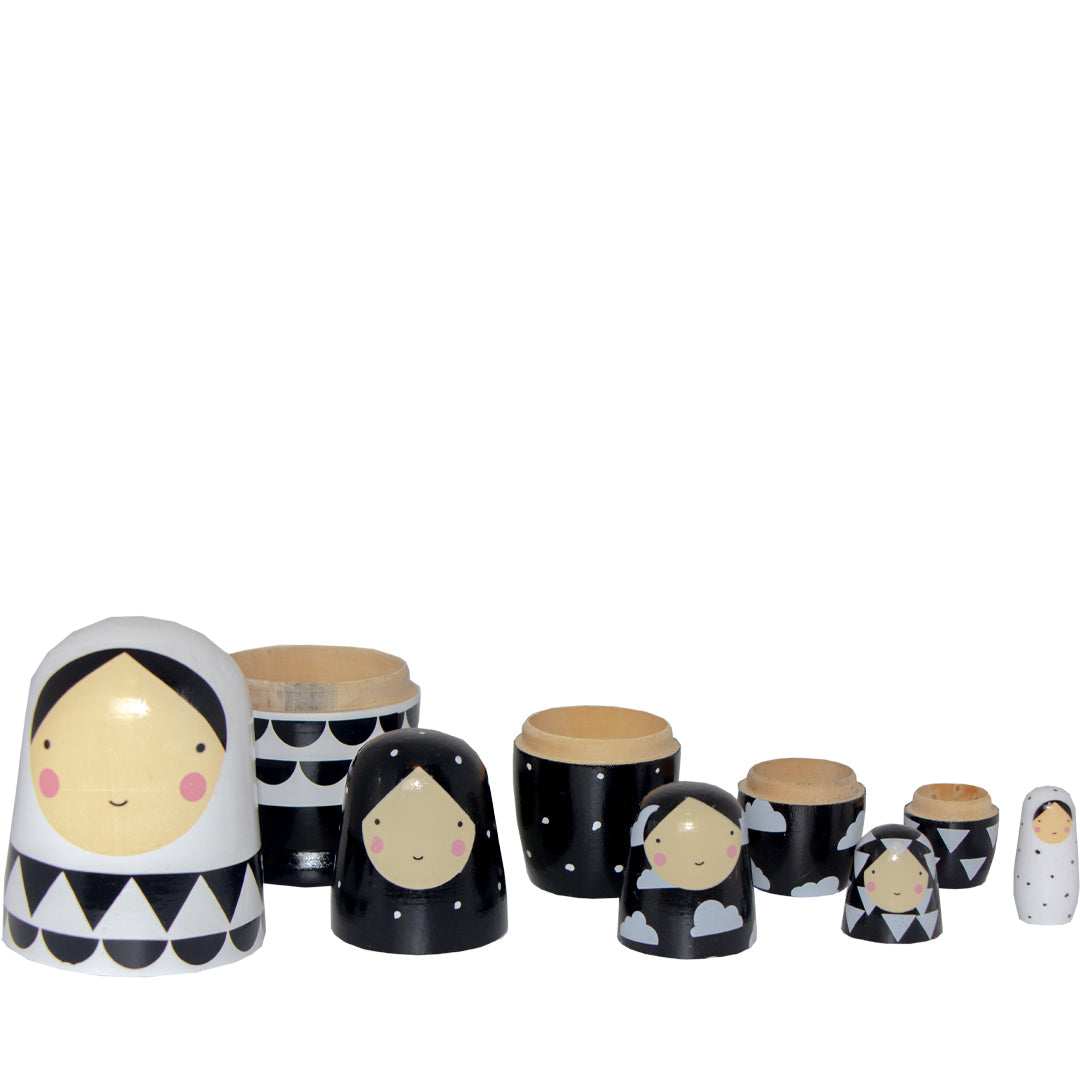 JG5 MATRIOSHKA BONECAS PRETO E BRANCO