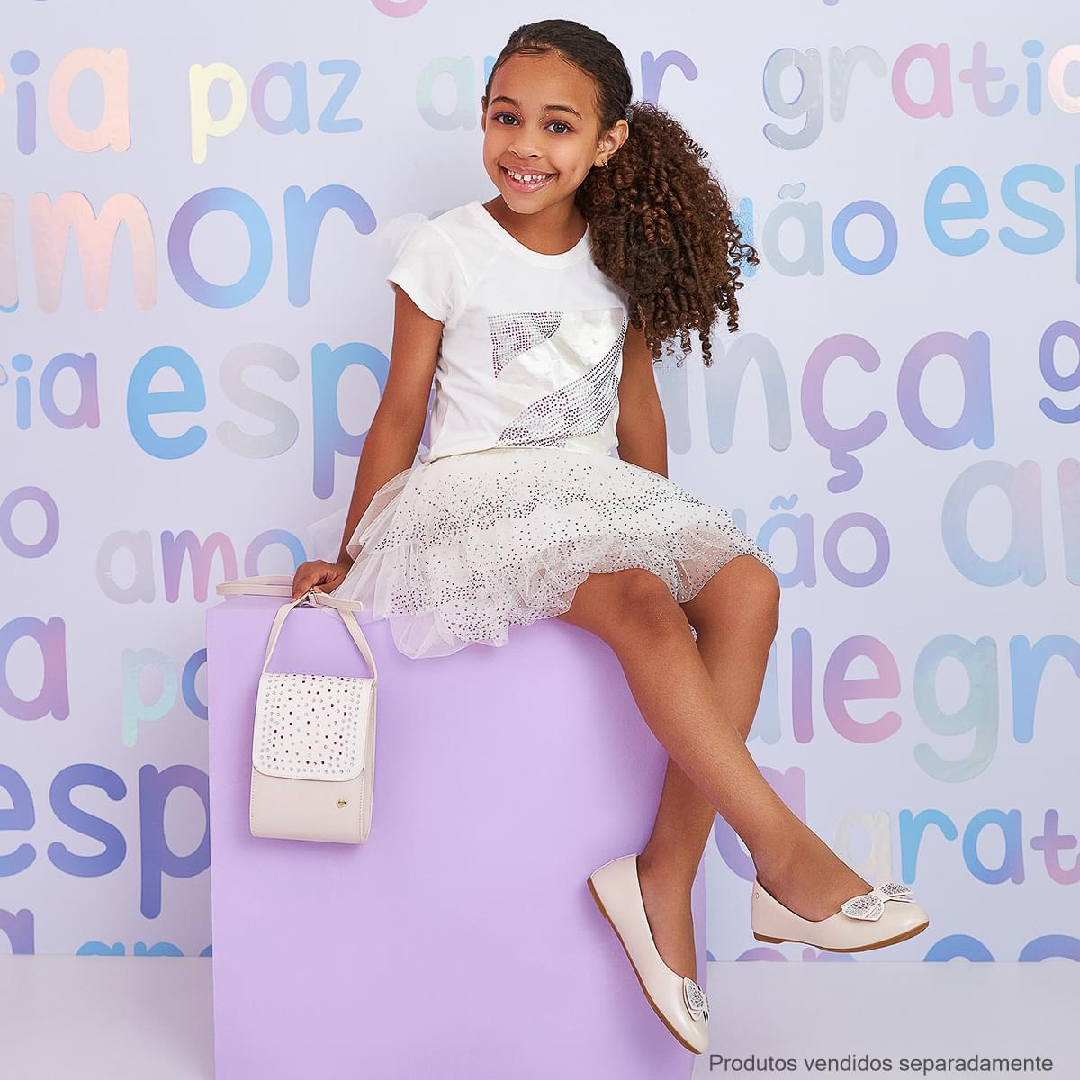 Camiseta Infantil Pampili Corações e Strass Coloridos Off White - look completo