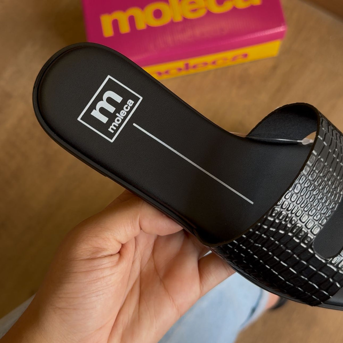 Sandália Moleca Rasteirinha Croco 5560.106
