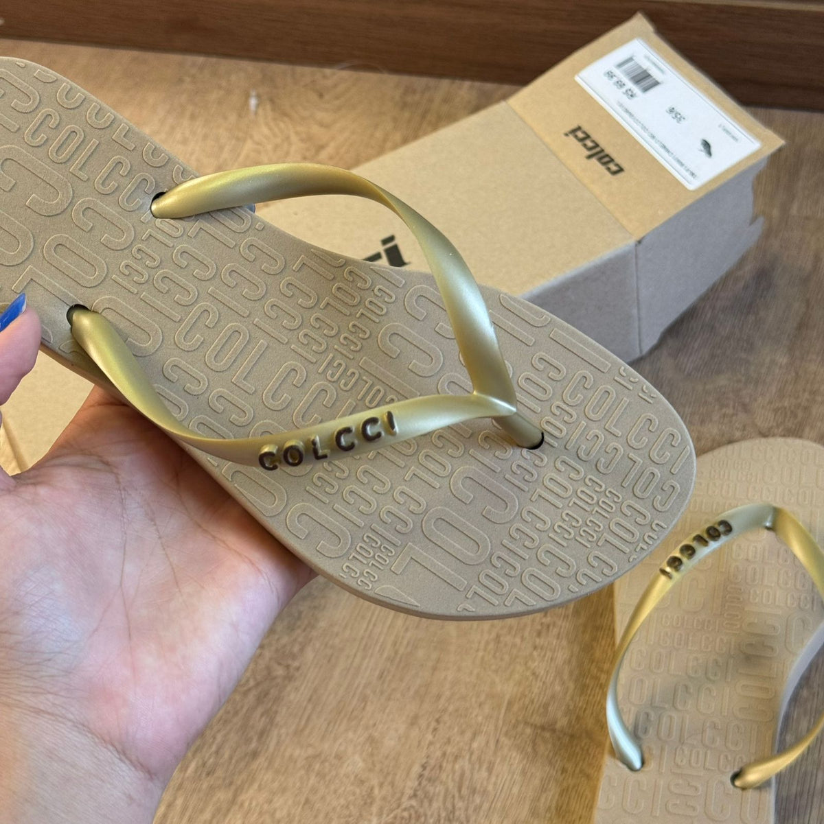 Chinelo Colcci Rio Com Detalhe Logo 158.01.00901