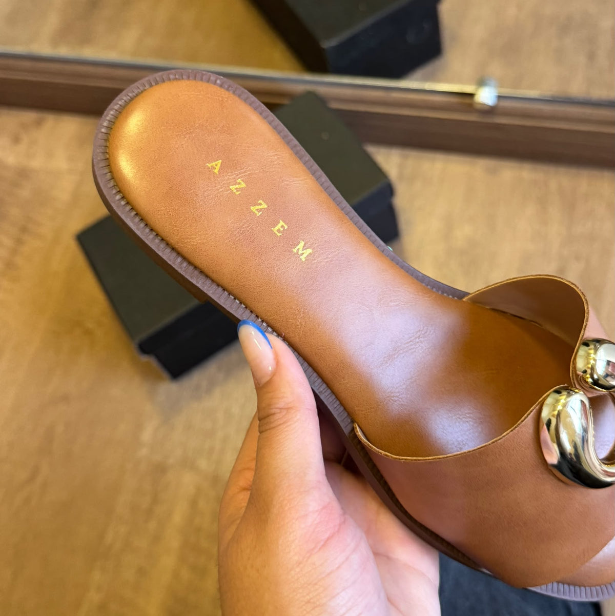 Sandália Azzem Flat Detalhe Elo 270DE