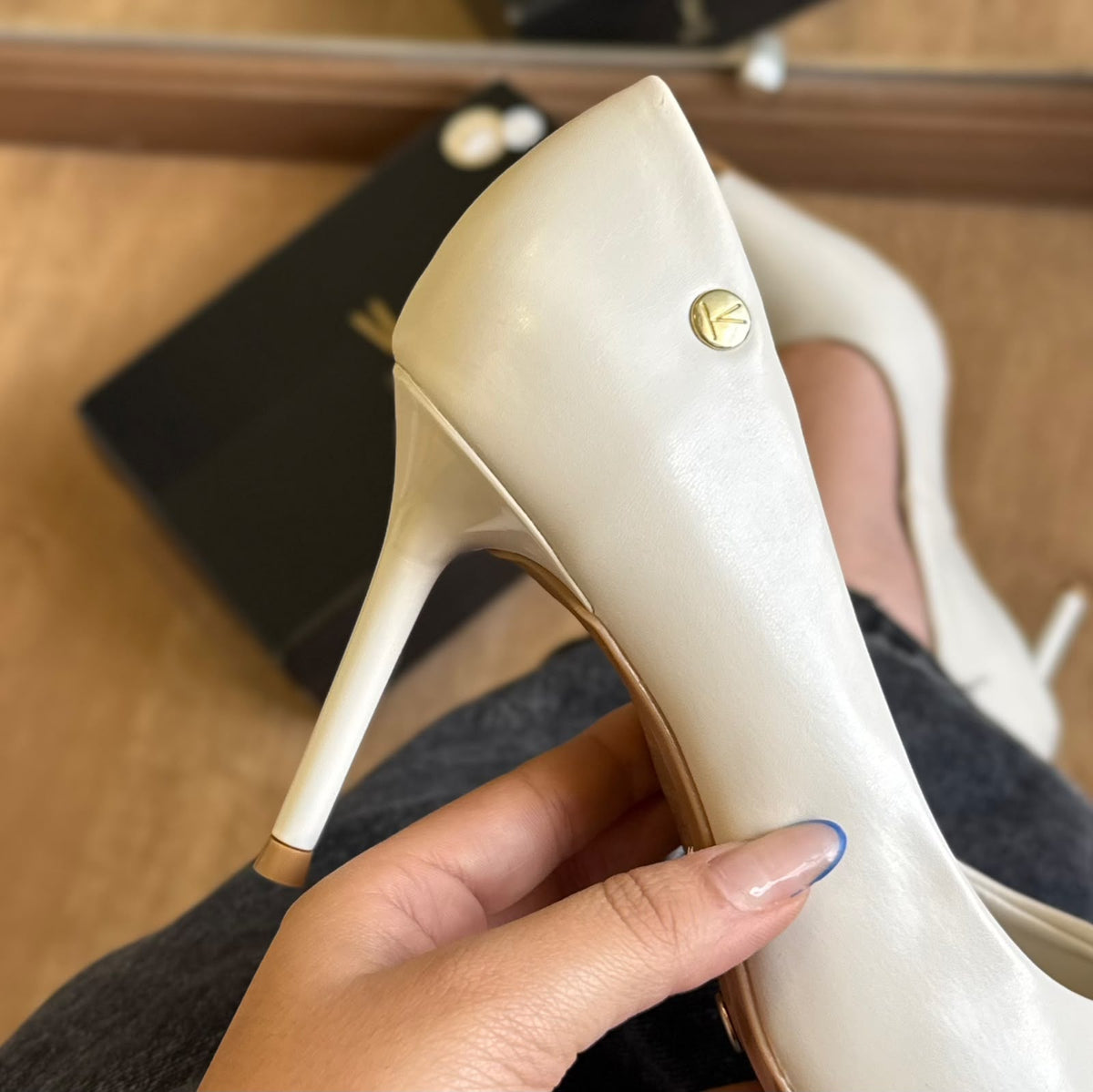 Scarpin Vizzano Bico Fino Dourado 1493.503