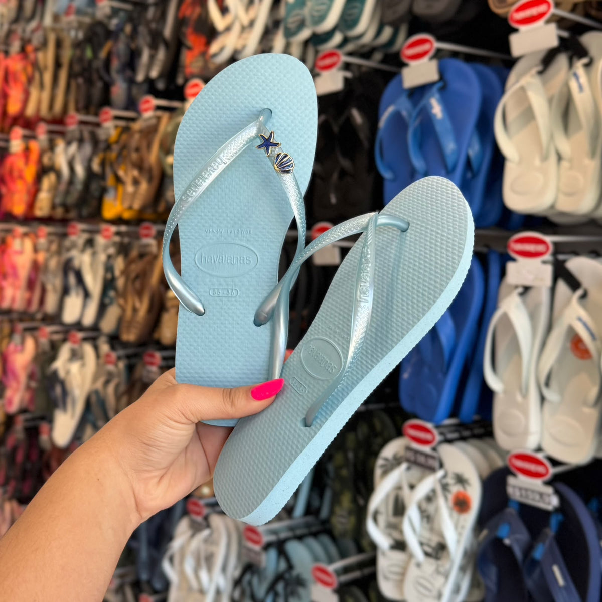 Havaianas Slim + Pin Estrela do Mar e Concha