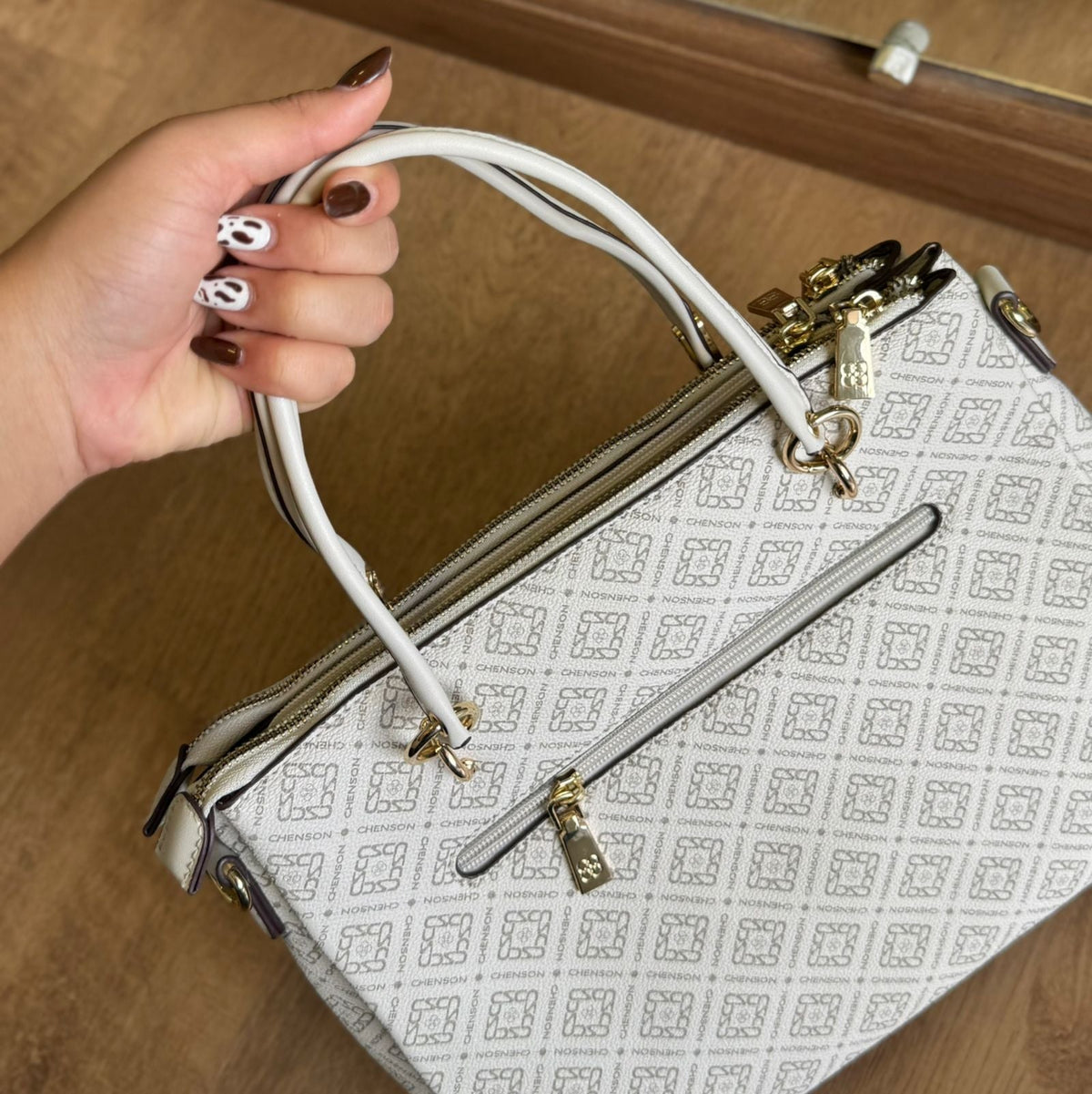 Bolsa Chenson Mão Monograma Luxo 3485461 - 1