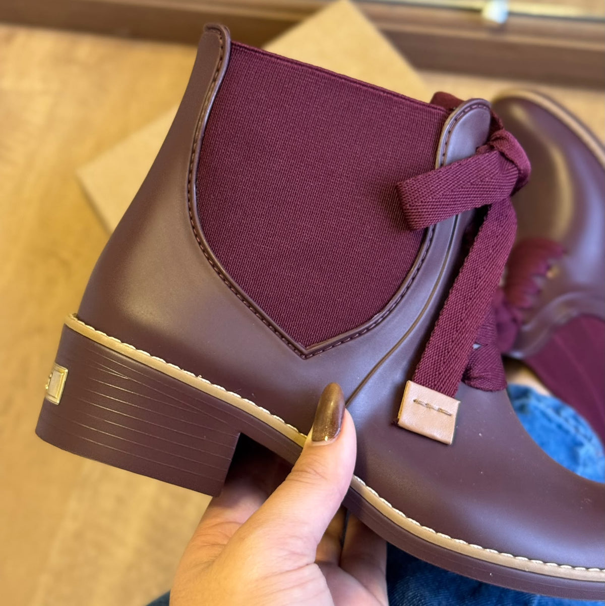 Bota Colcci Lacey Rain Chelsea