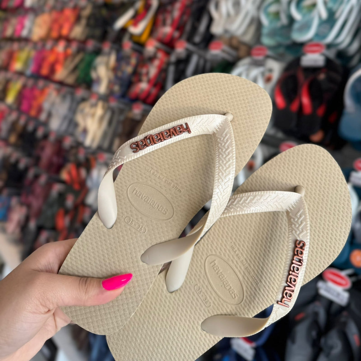Havaianas Top + Placa Logo Marrom