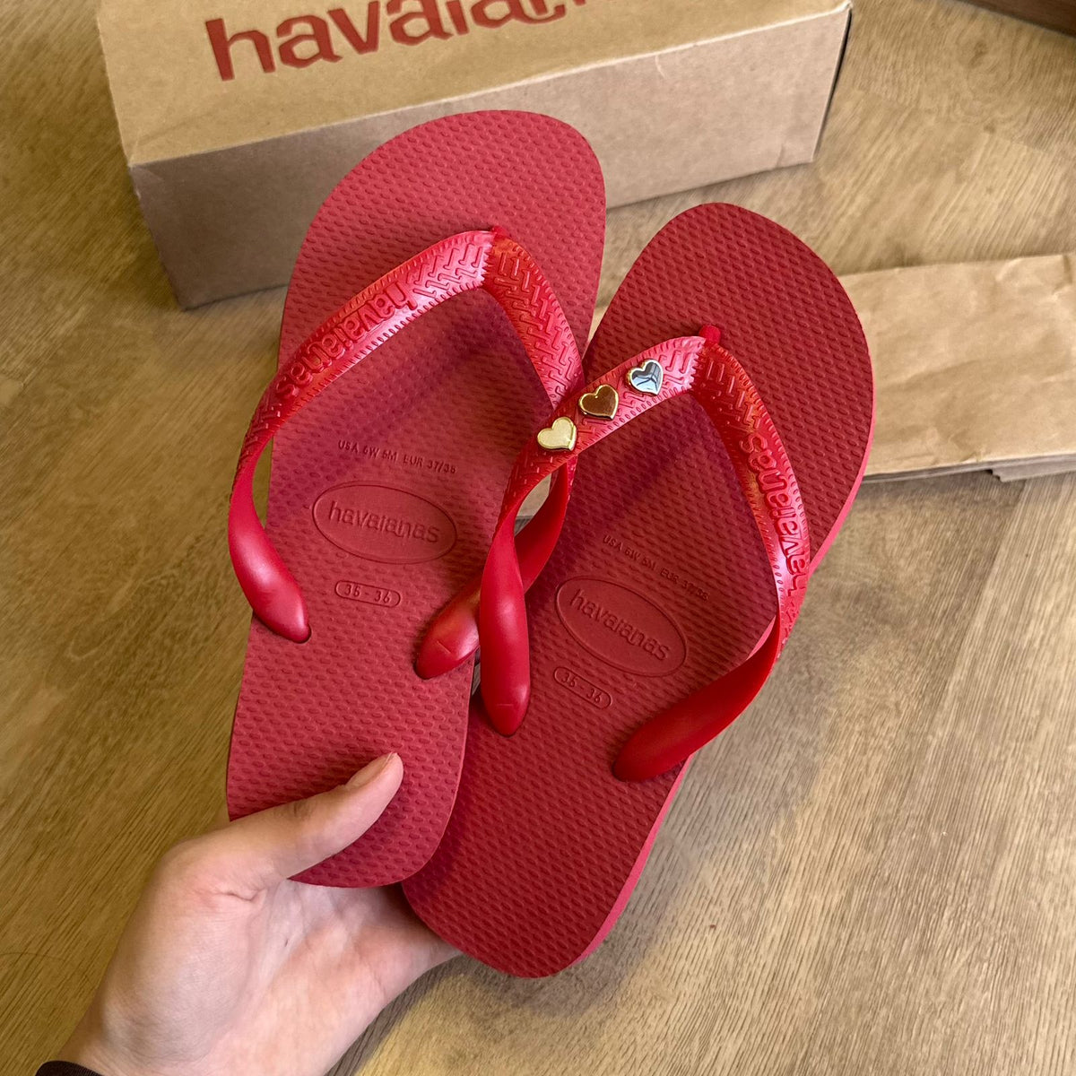 Havaianas Top Ferrugem + Pin 3 Corações Degradê