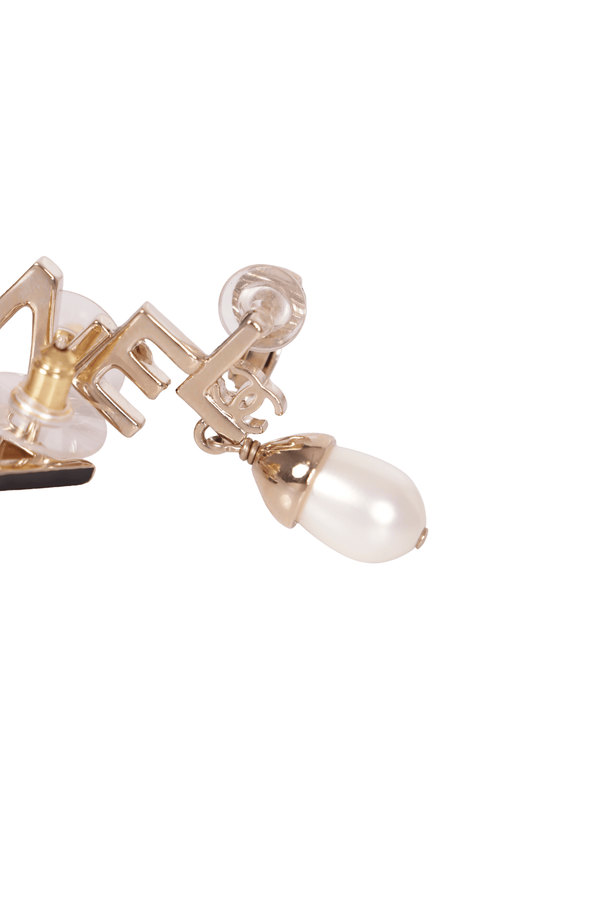 PEARL CHA-NEL EARRINGS