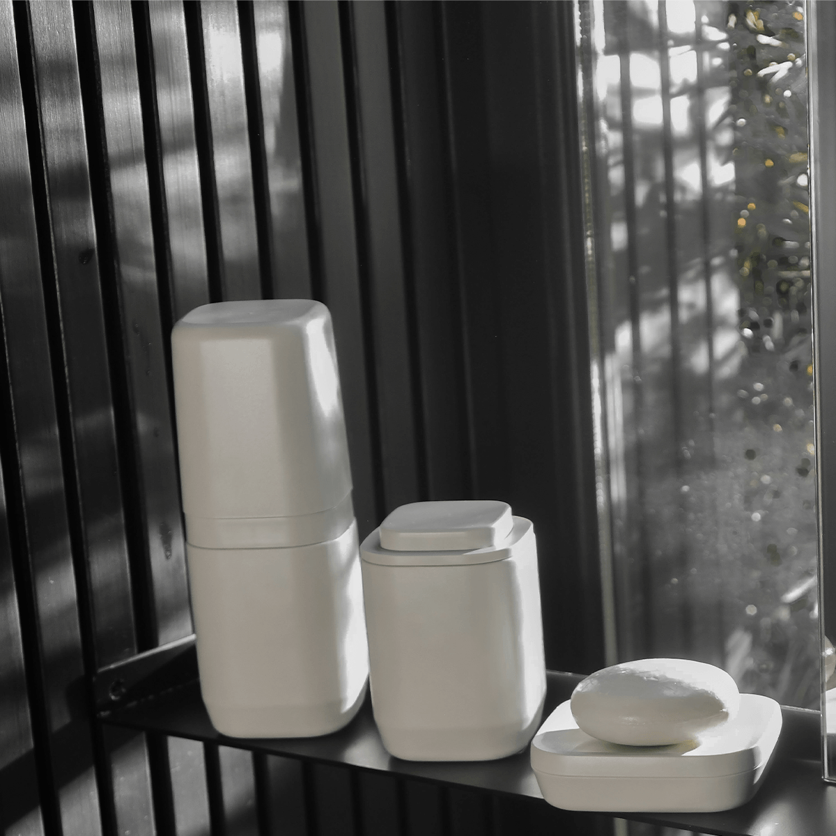 Kit de banheiro Completo com lixeira de pedal Ou 6 peças Linha Aura - Ou