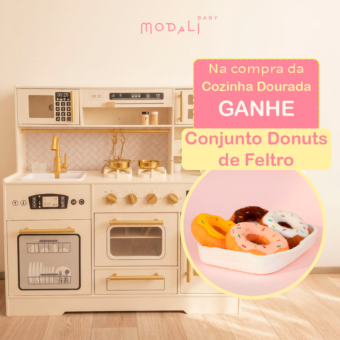 COZINHA FUNCIONAL E ACESSORIOS COM DETALHES EM BRANCO E DOURADO