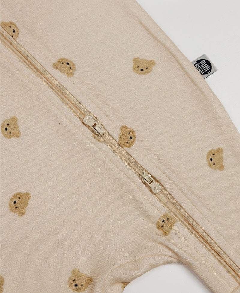 Macacão de Bebê Ziper com Pezinho - Detalhe do zíper e proteção na gola - Baby Bear - MiniMalista Baby
