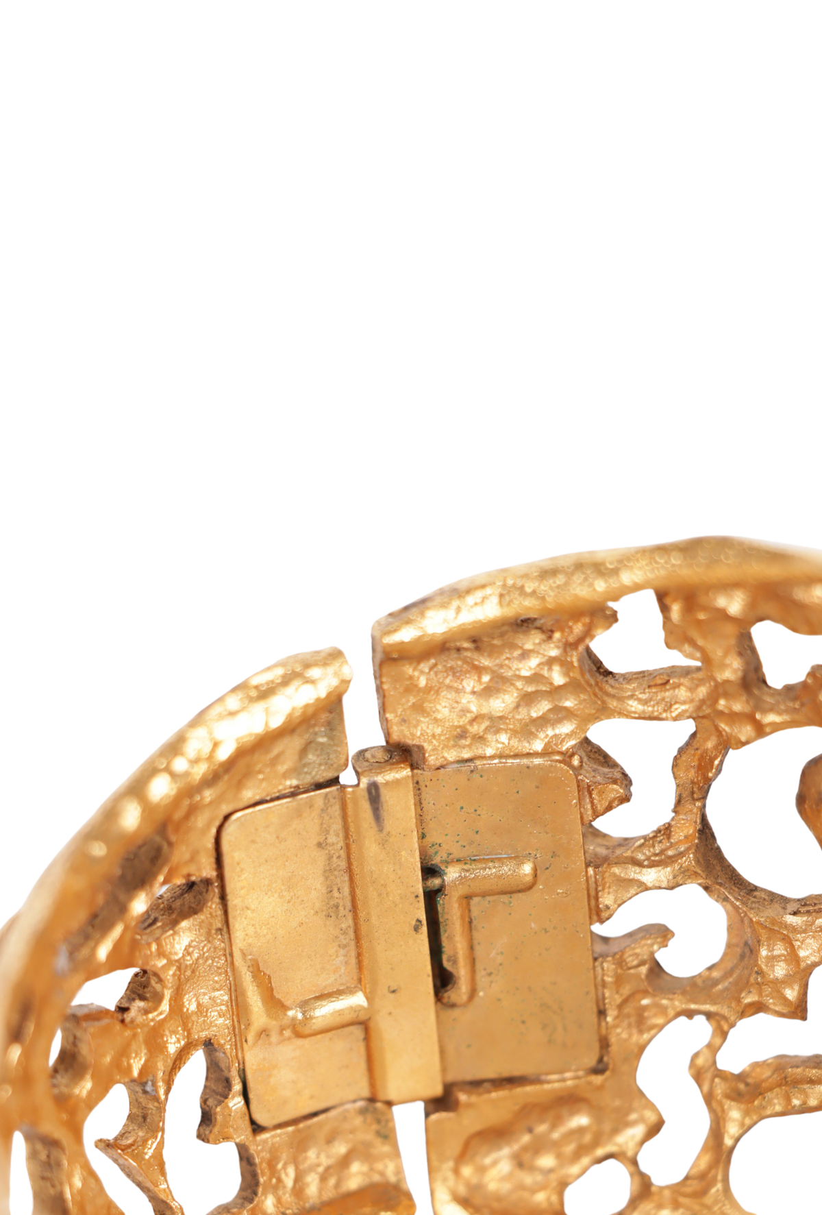 VINTAGE CC CUTOUT BANGLE BRACELET