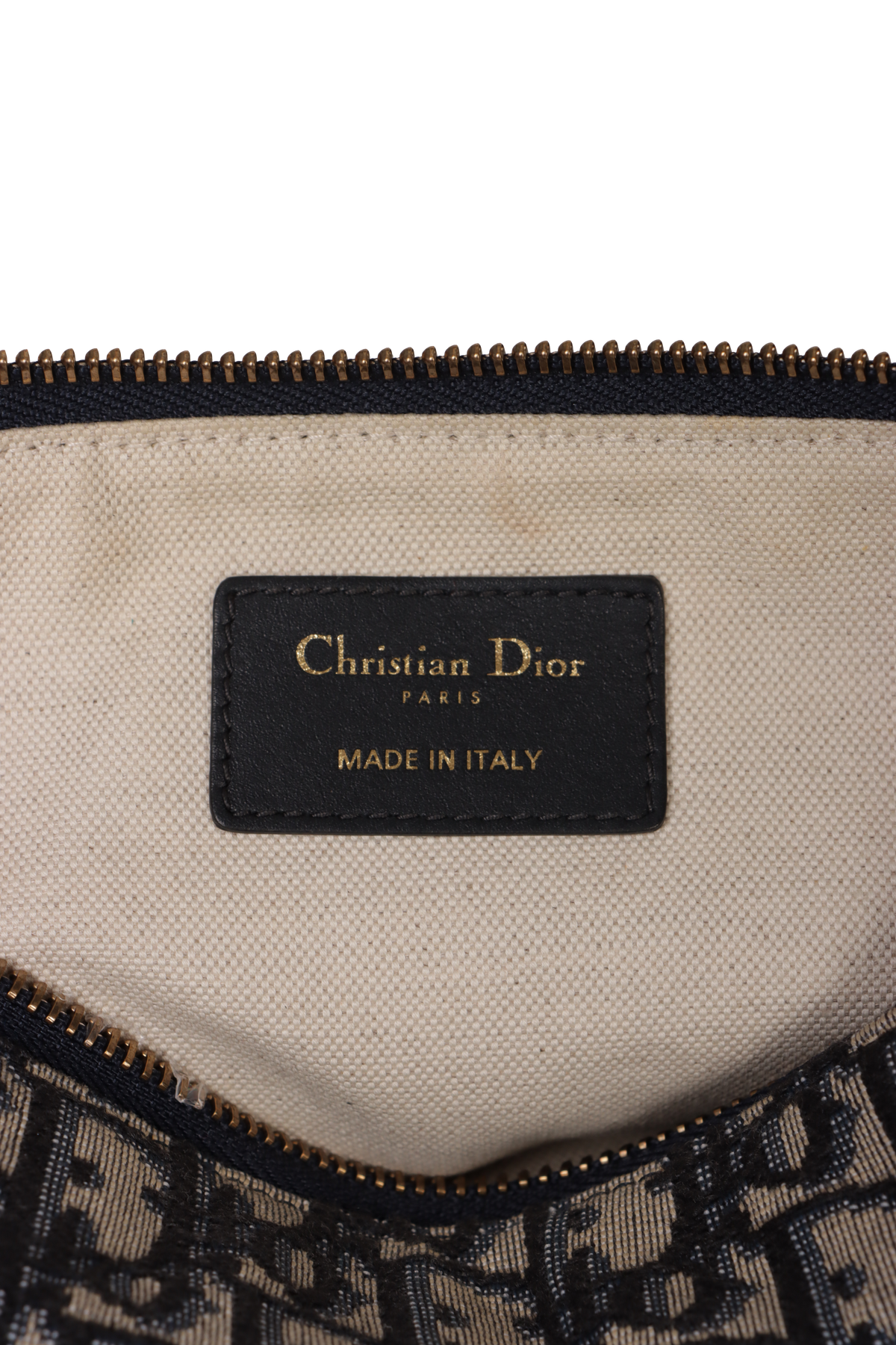 OBLIQUE TRAVEL POUCH