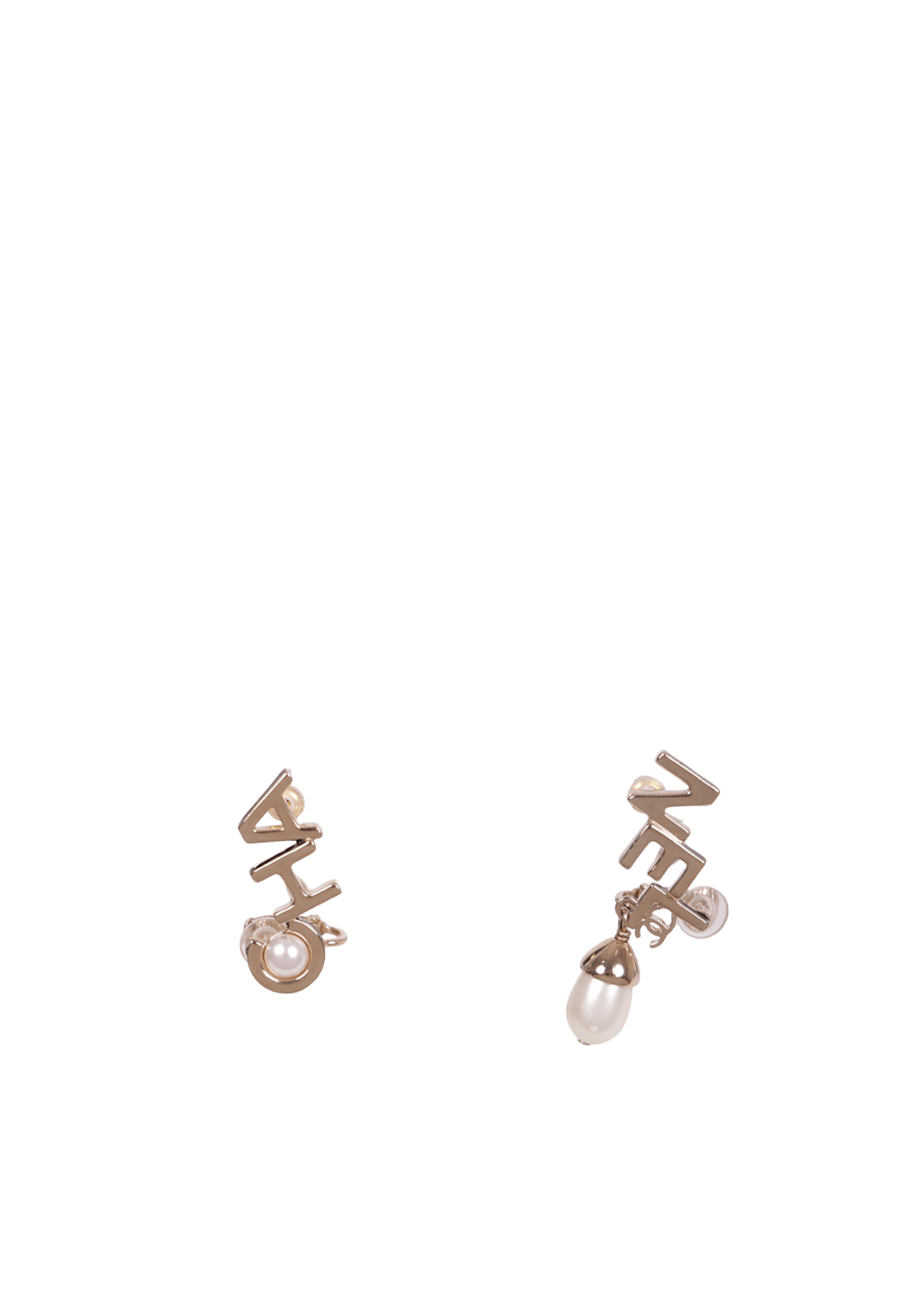 PEARL CHA-NEL EARRINGS