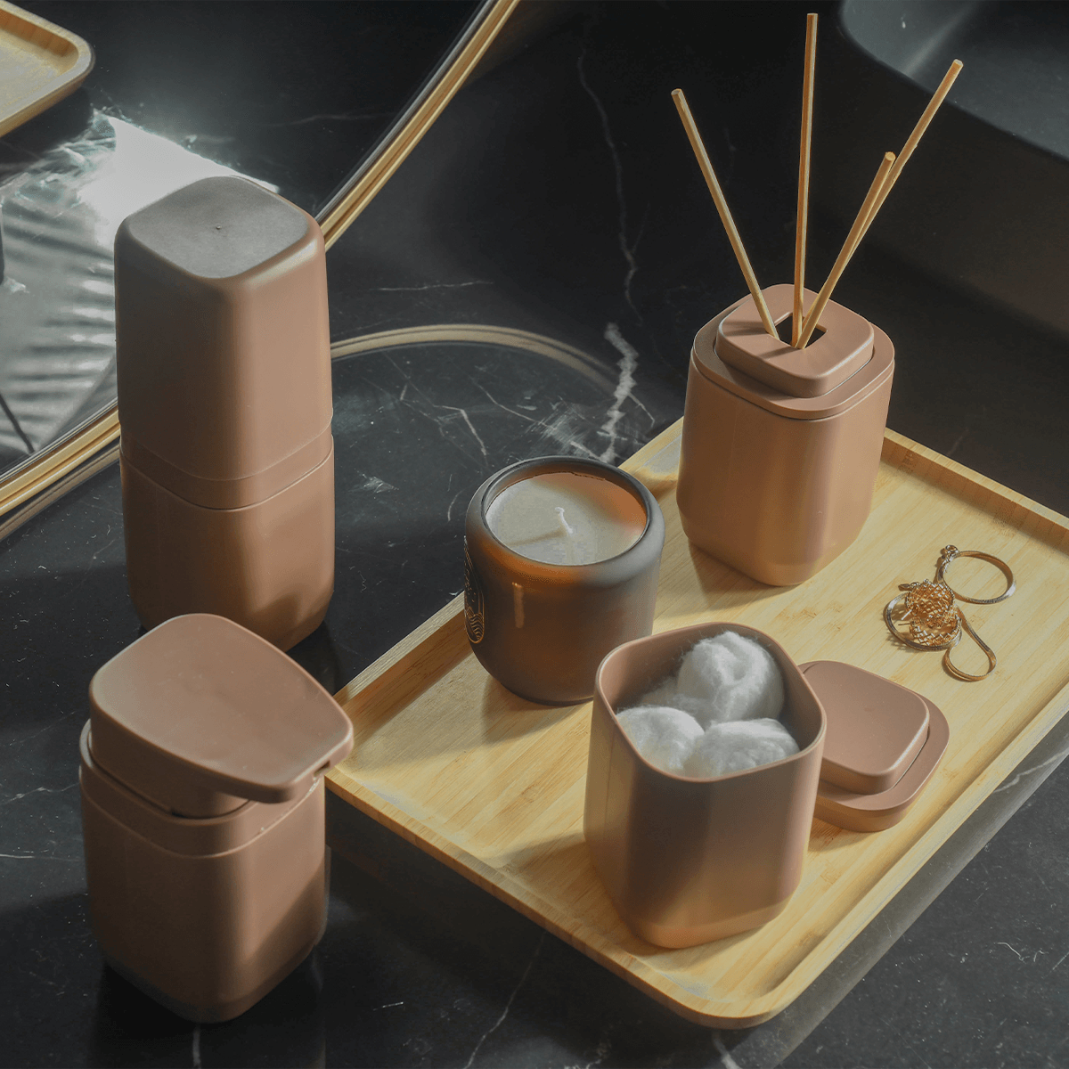 Kit de banheiro Completo com lixeira de piso/parede Ou 6 peças Linha Aura - Ou