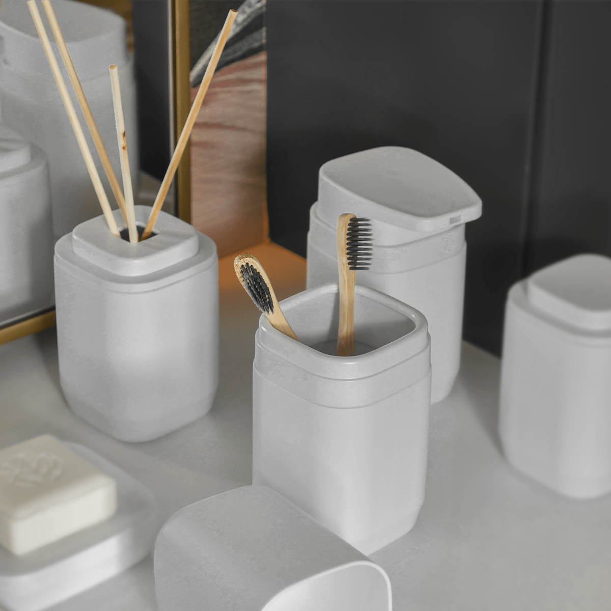 Kit de banheiro Completo com lixeira de piso/parede Ou 6 peças Linha Aura - Ou