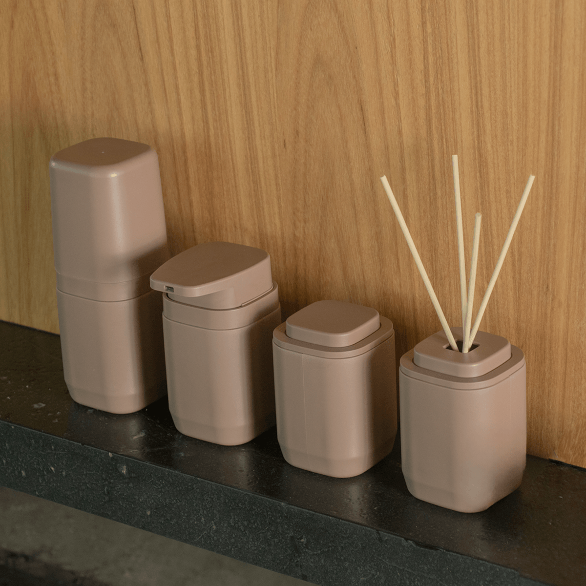 Kit de banheiro Completo com lixeira de piso/parede Ou 6 peças Linha Aura - Ou